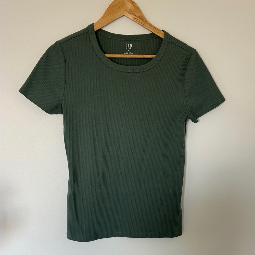 Gap Ribbed Tee